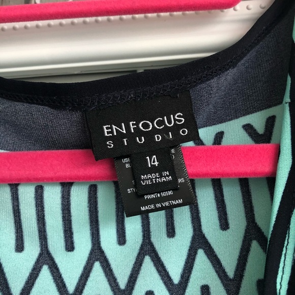 🎁3/$30 Summer Dress - Picture 2 of 3